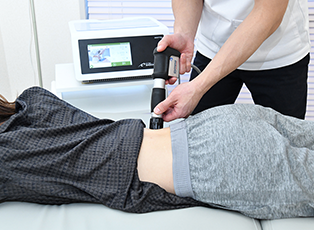 日本で唯一の圧力波治療器の使用